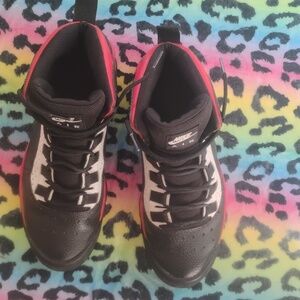 Nike Black White Red Mid/High-Top Athletic Sneakers